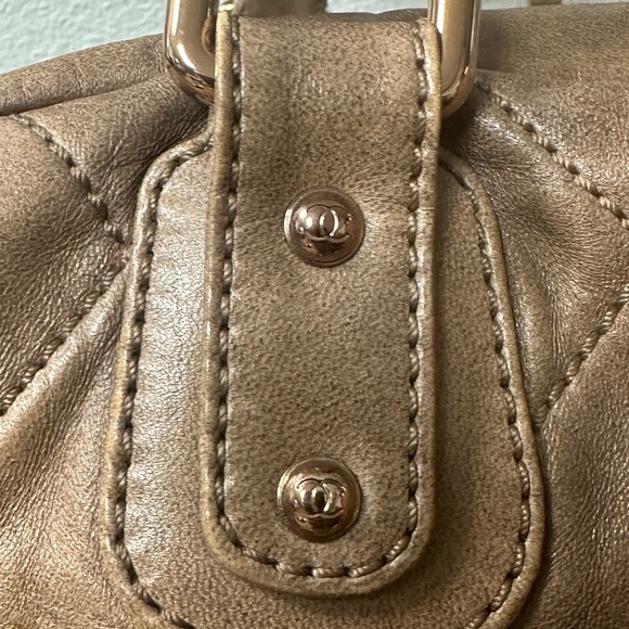 CHANEL Cloudy Bundle Bowler ❤️ Beige (Dirty Olive) - Picture 8 of 13